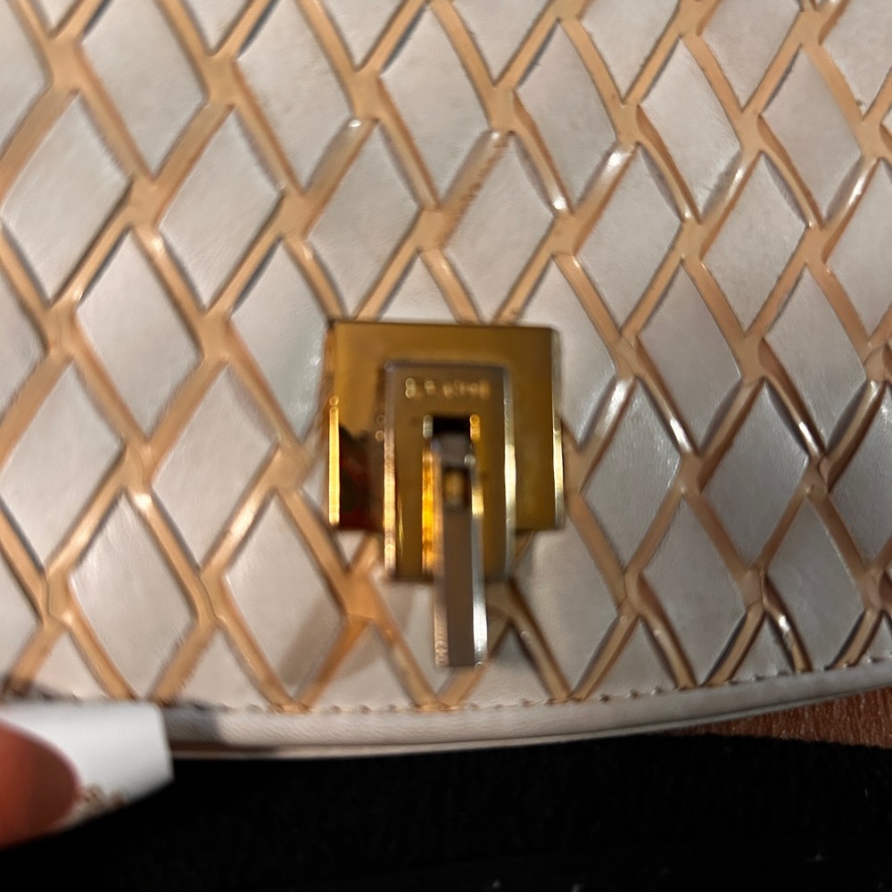 004. Fendi White&Gold vintage leather Crossbody COA - Picture 2 of 13